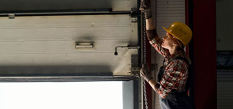 Addressing Common Garage Door Stoppage Issues in Valrico, FL